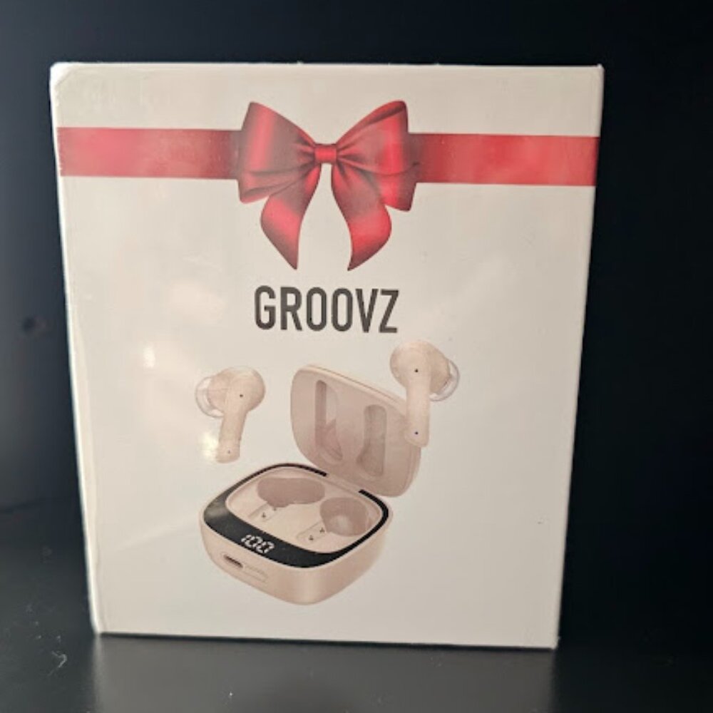 Groovz True Wireless Earbuds with Charging Case - NWOT - Ivory